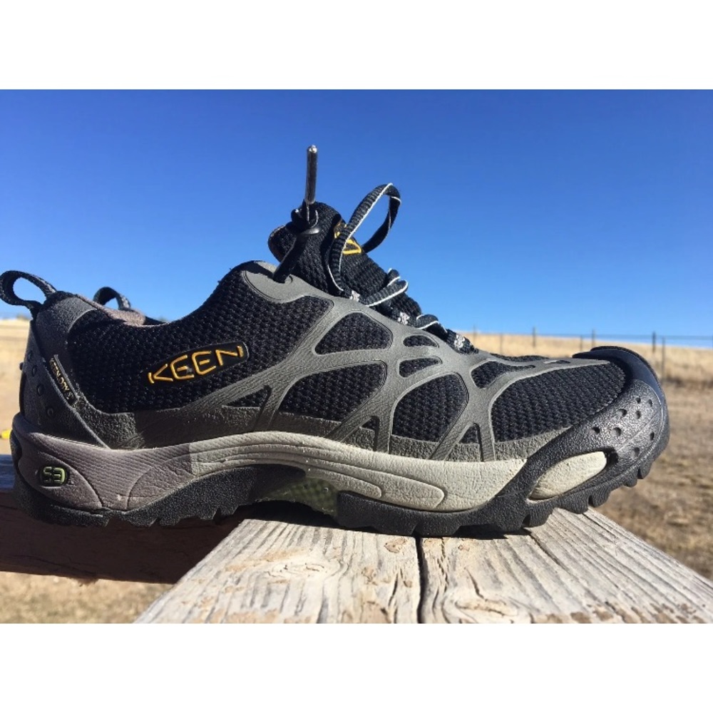 Keen Shellback hiking athletic black gray shoes size 6.5 woman’s